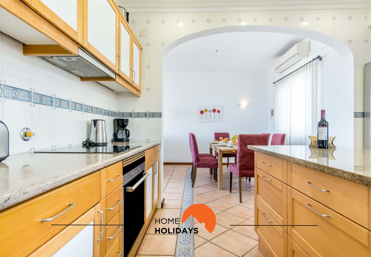 Villa à Albufeira - #052 4BR Villa w/ Pool | Ideal for Groups