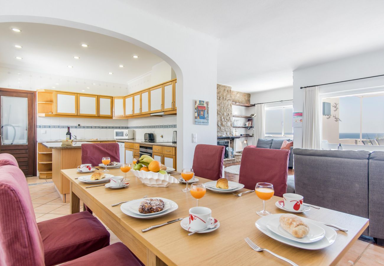 Villa à Albufeira - #052 4BR Villa w/ Pool | Ideal for Groups