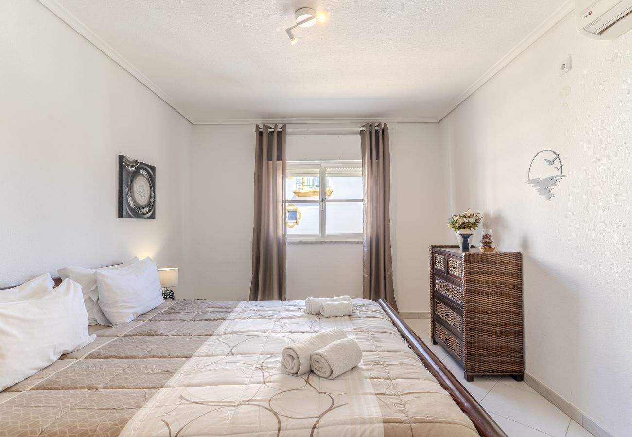 Appartement à Albufeira - #075 1BR Solar Apartment | Bright & Cozy