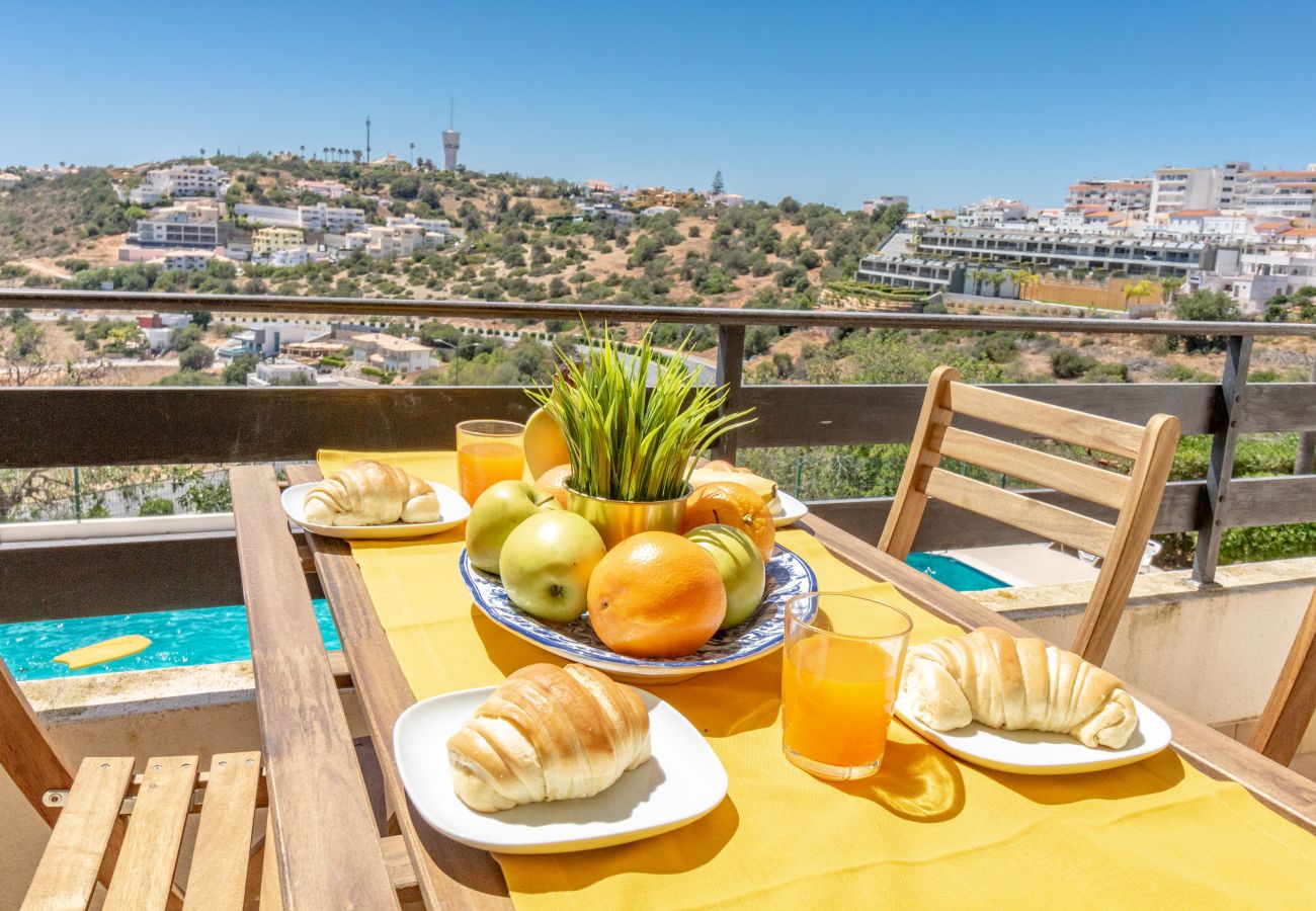 Appartement à Albufeira - #037 Family-Friendly 3BR | Shared Pool 