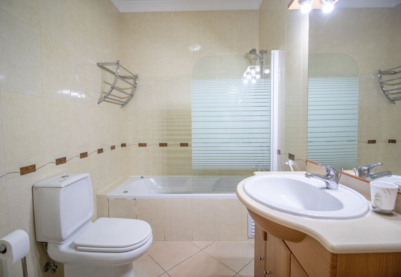 Appartement à Albufeira - #101 1BR Bicos Apartment | Beach Nearby