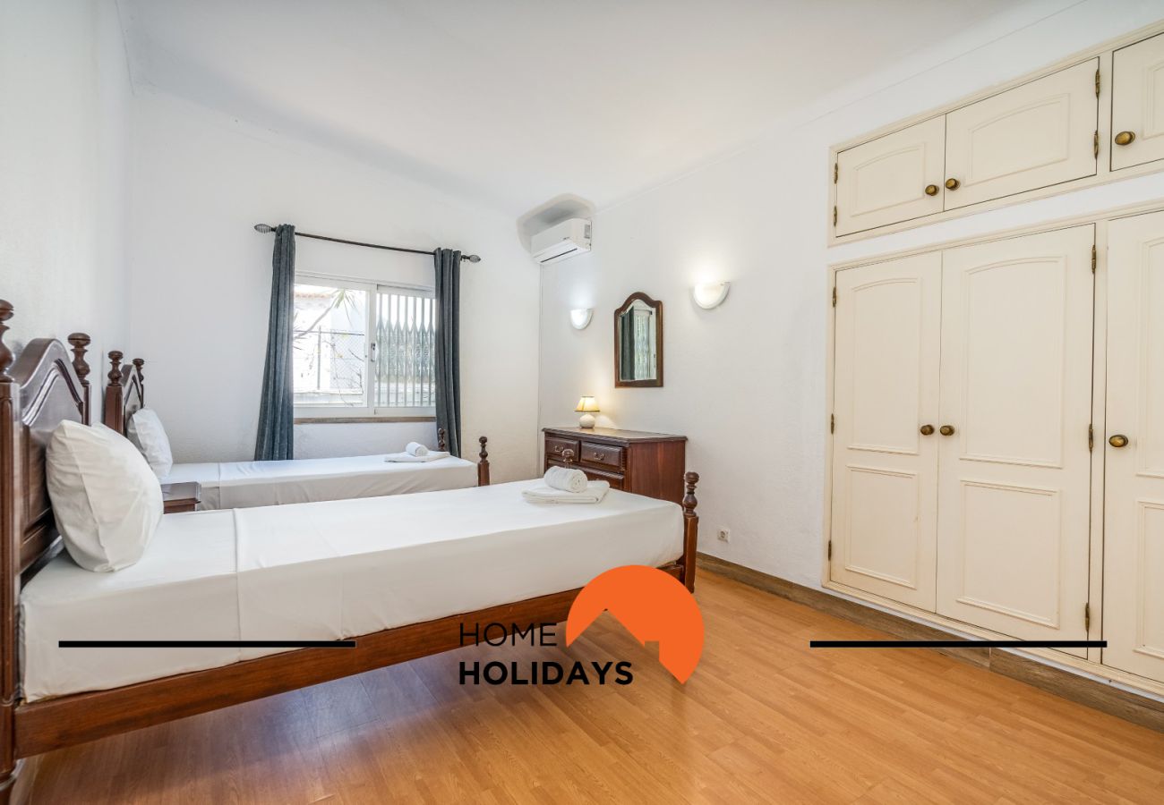 Villa à Albufeira - #278 Central 5-Bedroom Villa | Local Experience