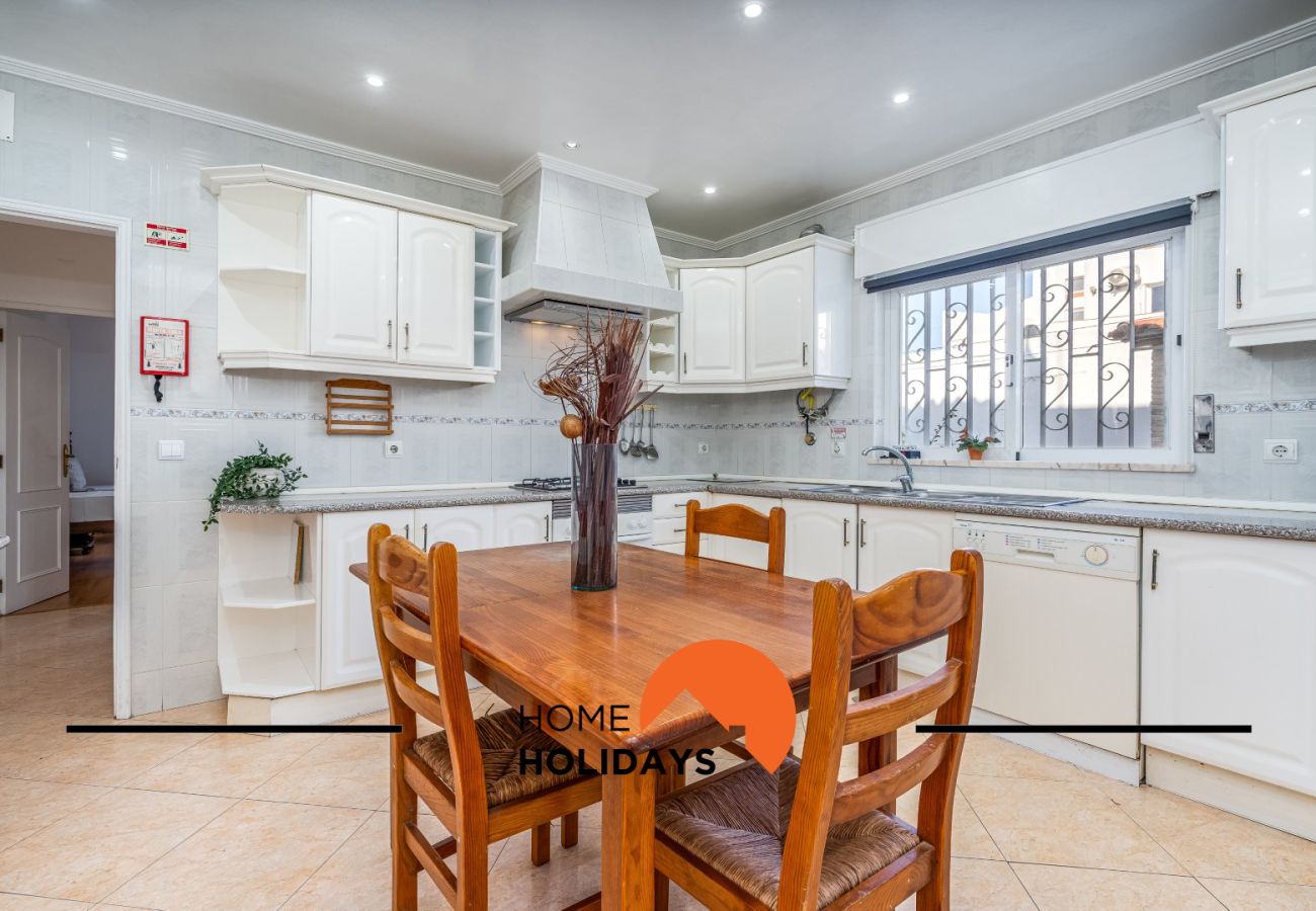 Villa à Albufeira - #278 Central 5-Bedroom Villa | Local Experience