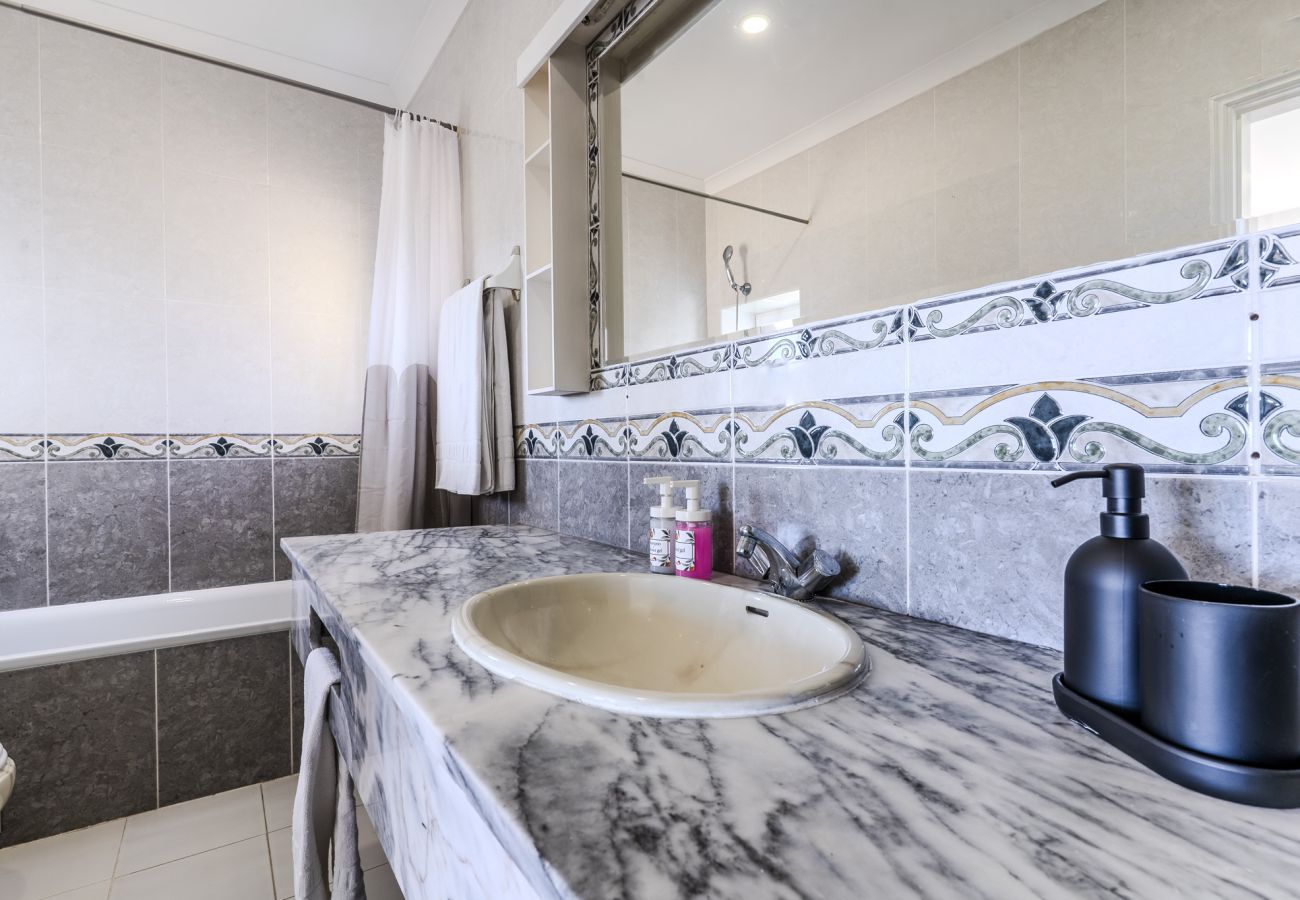 Maison à Albufeira - #336 Vila Sol | Pool & Comfort
