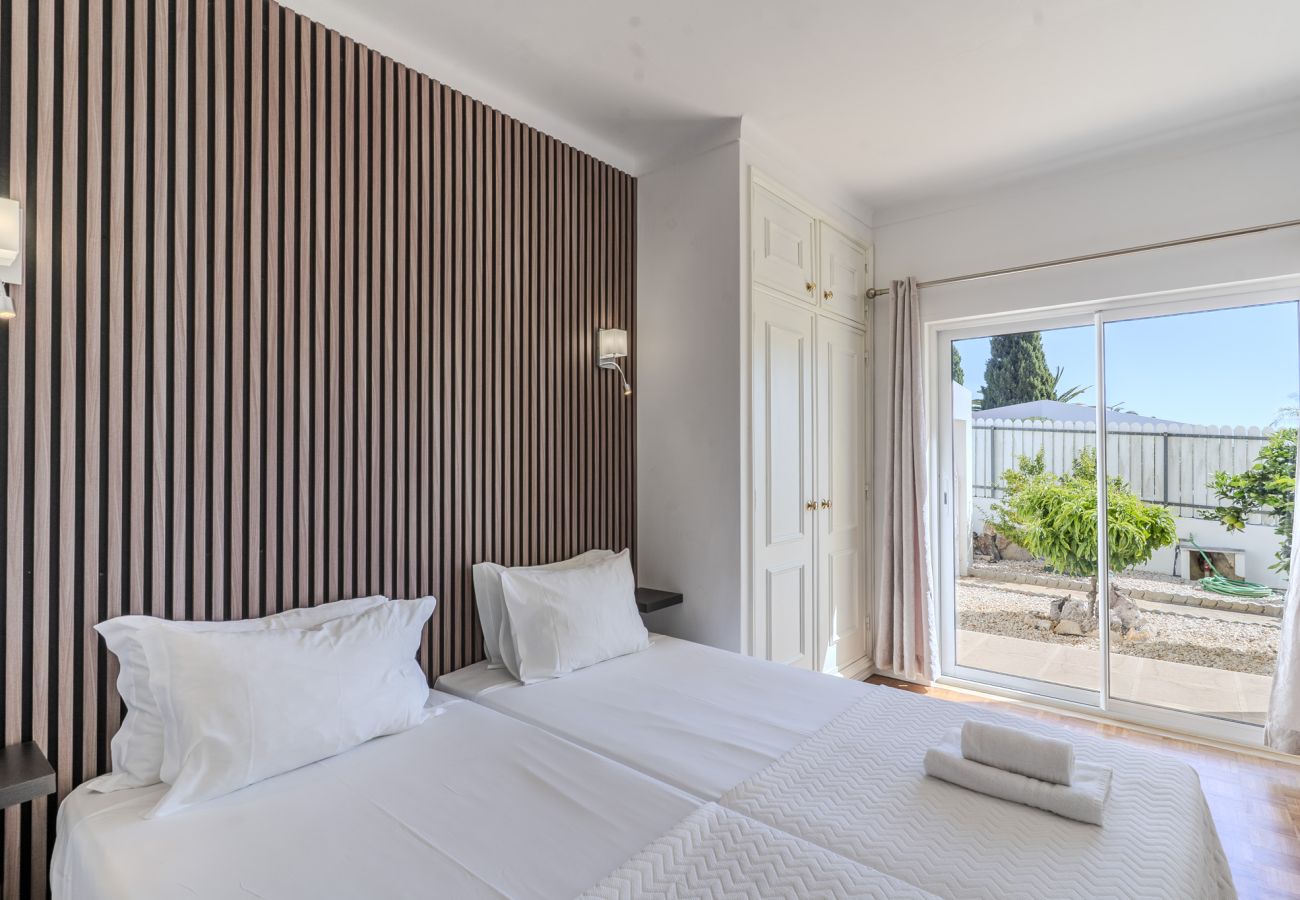 Maison à Albufeira - #336 Vila Sol | Pool & Comfort