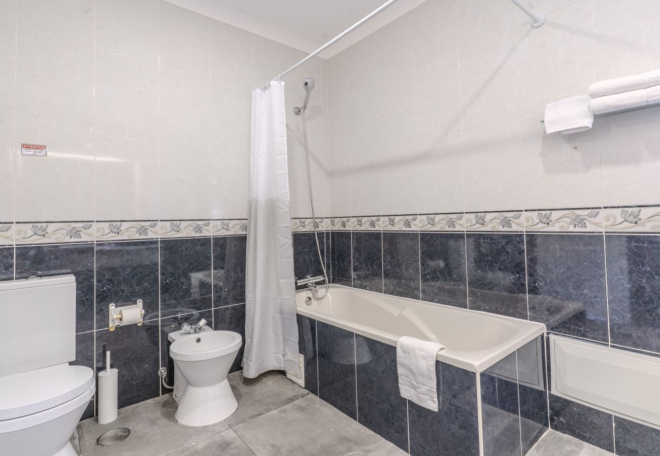Maison à Albufeira - #336 Vila Sol | Pool & Comfort