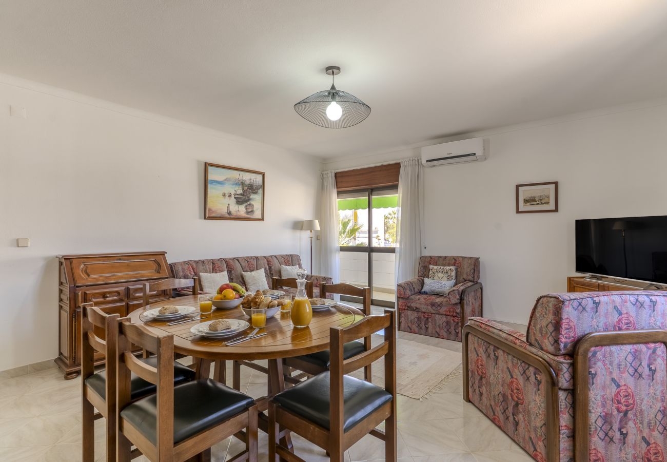 Appartement à Albufeira - #345 Central Albufeira Apartment | AC & Garage 