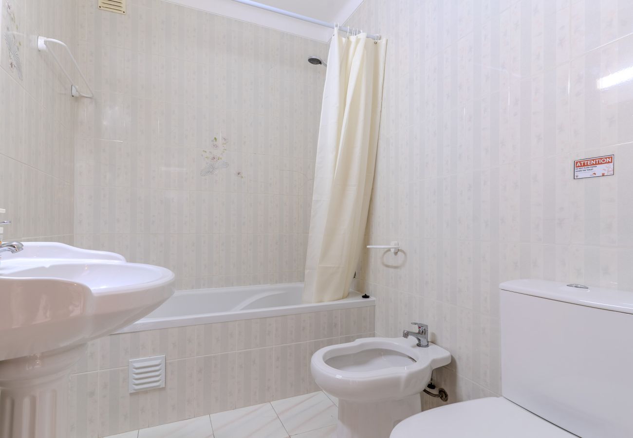 Appartement à Albufeira - #384 Bright Pool View Apartment | AC & Balcony