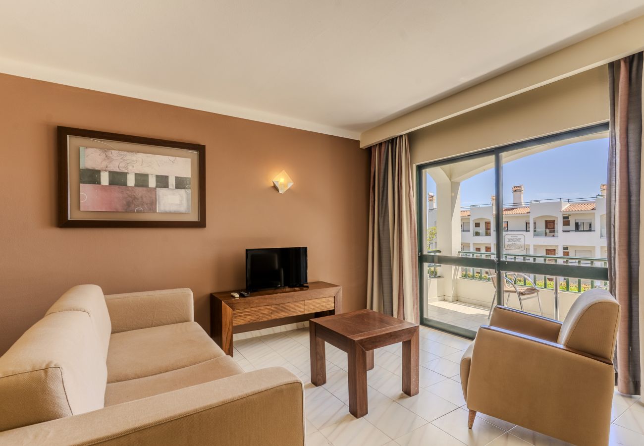 Appartement à Albufeira - #384 Bright Pool View Apartment | AC & Balcony