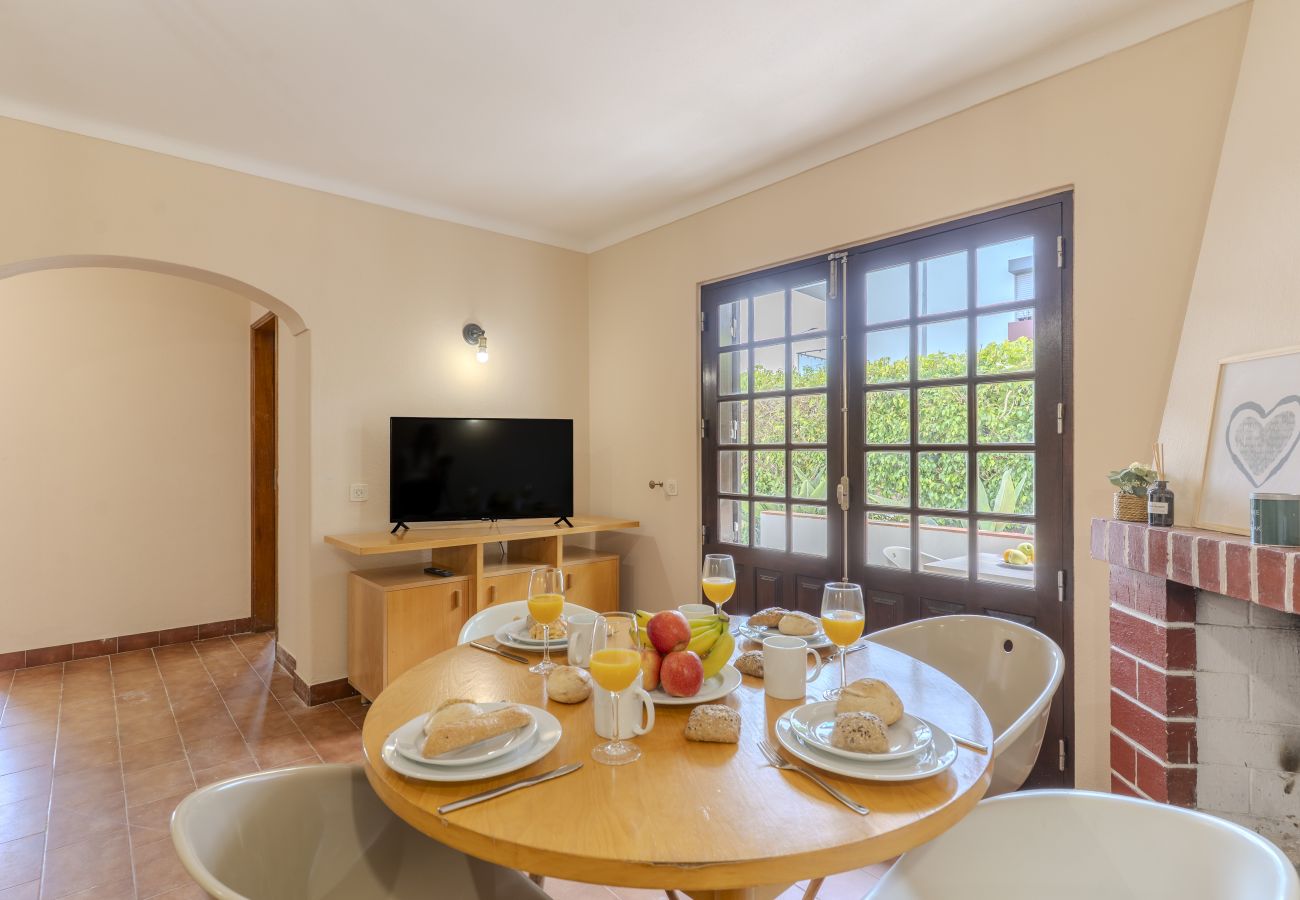 Appartement à Albufeira - #389 Vila w/ share pool | Spacious 3-BR