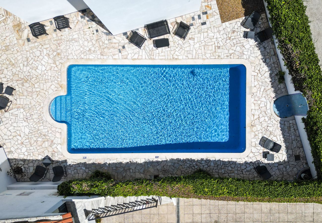 Appartement à Albufeira - #390 New town  Apartment with share pool 