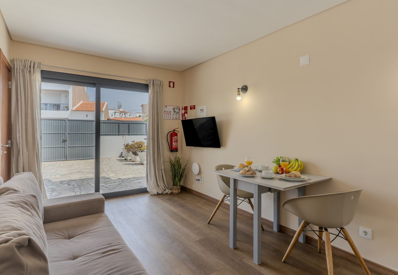 Appartement à Albufeira - #390 New town  Apartment with share pool 