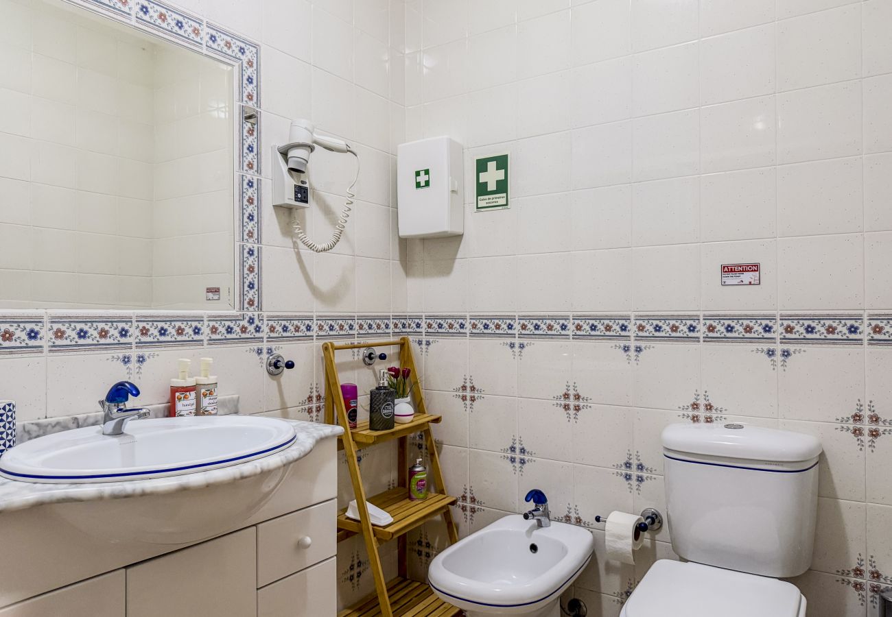 Appartement à Portimão - #357 Sea View Escape in Portimão | Pool & Spacious Balconyol