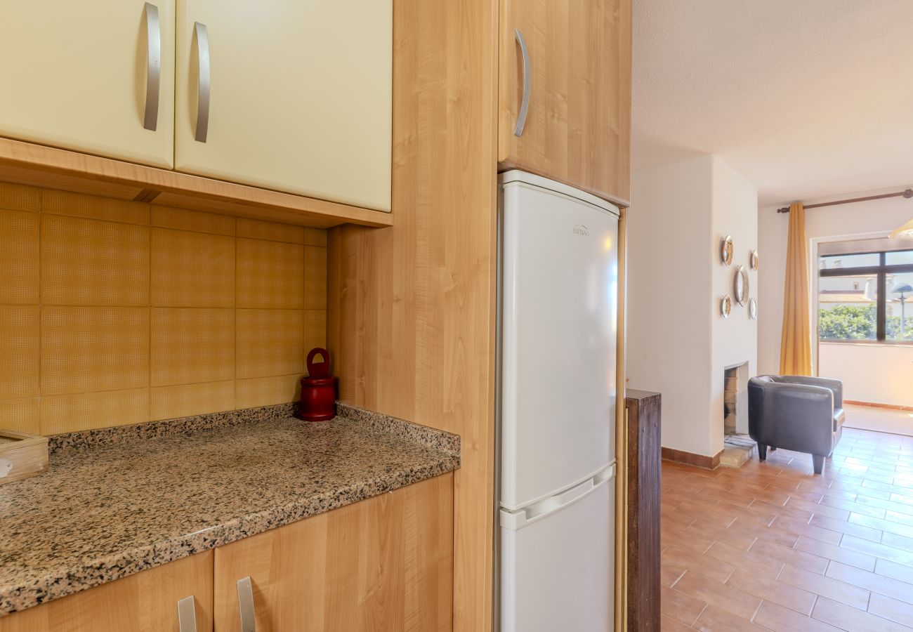 Maison à Albufeira - #417 Sunny 2BR Retreat | Open Views | Páteo