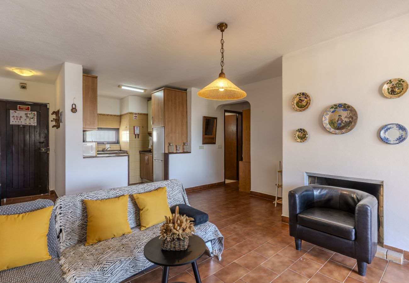 Maison à Albufeira - #417 Sunny 2BR Retreat | Open Views | Páteo