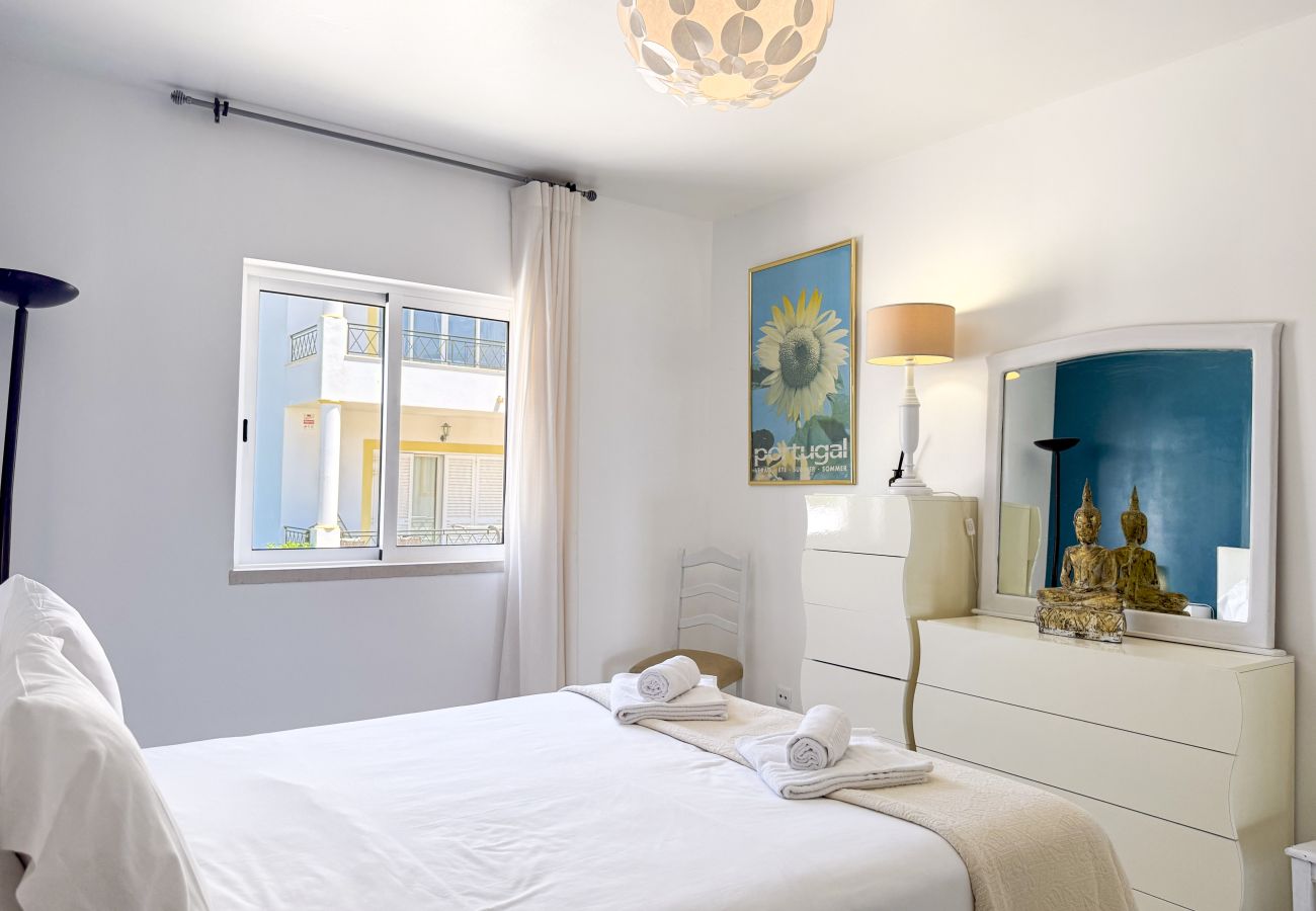 Appartement à Albufeira - #398 Elegant Sea View Apartment W Balcony | 1BR