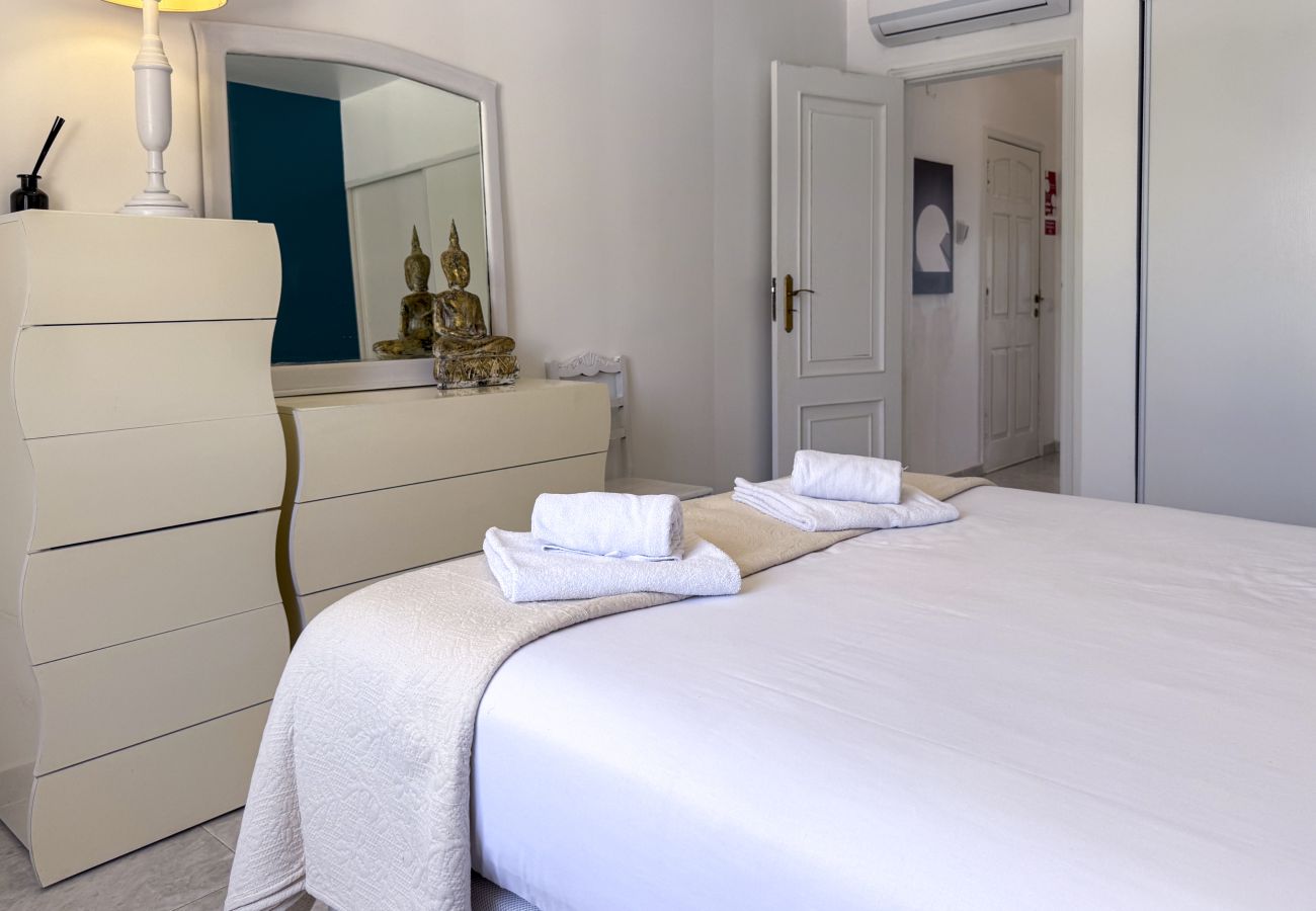 Appartement à Albufeira - #398 Elegant Sea View Apartment W Balcony | 1BR