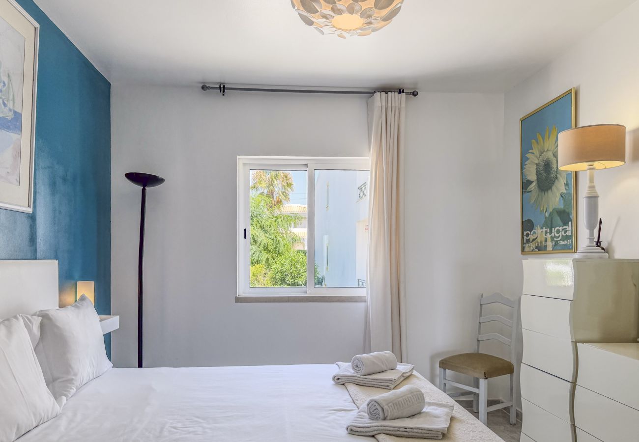 Appartement à Albufeira - #398 Elegant Sea View Apartment W Balcony | 1BR