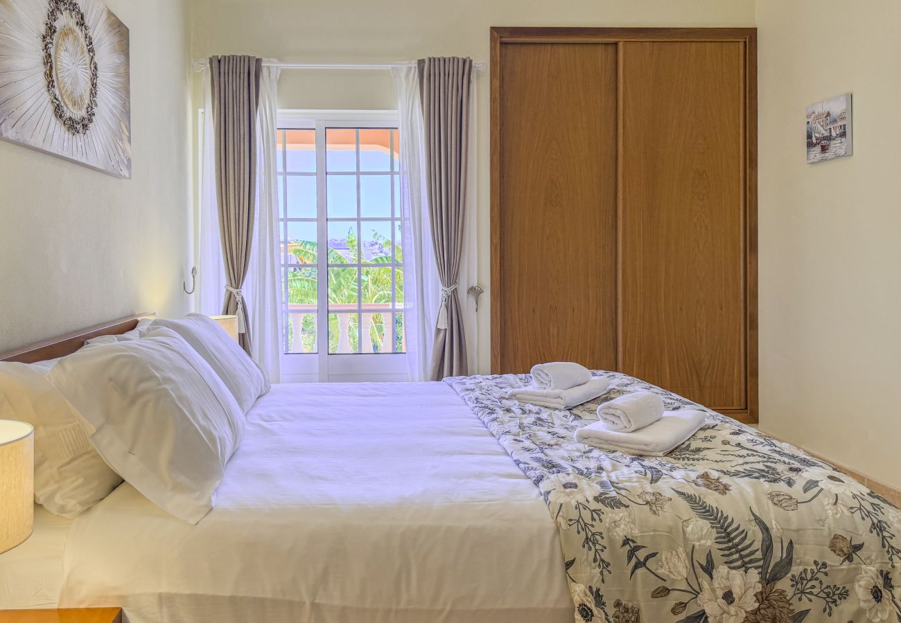 Maison à Albufeira - #373 Charming 4BR Villa with Spacious Garden & BBQ