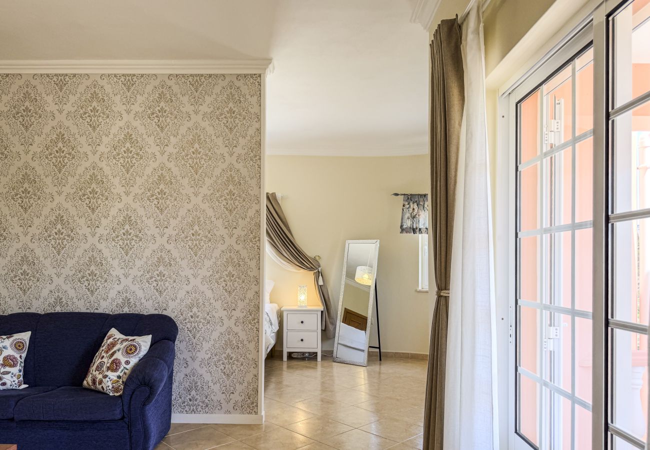 Maison à Albufeira - #373 Charming 4BR Villa with Spacious Garden & BBQ