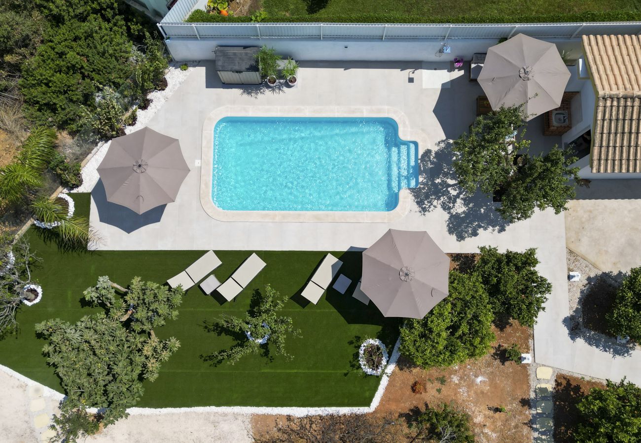 Maison à Albufeira - #373 Charming 4BR Villa with Spacious Garden & BBQ