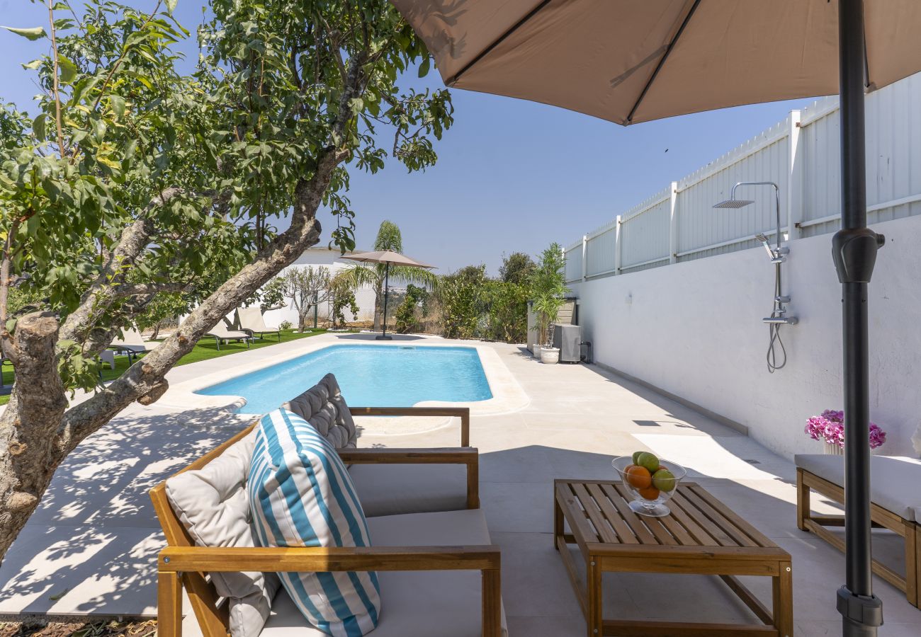 Maison à Albufeira - #373 Charming 4BR Villa with Spacious Garden & BBQ