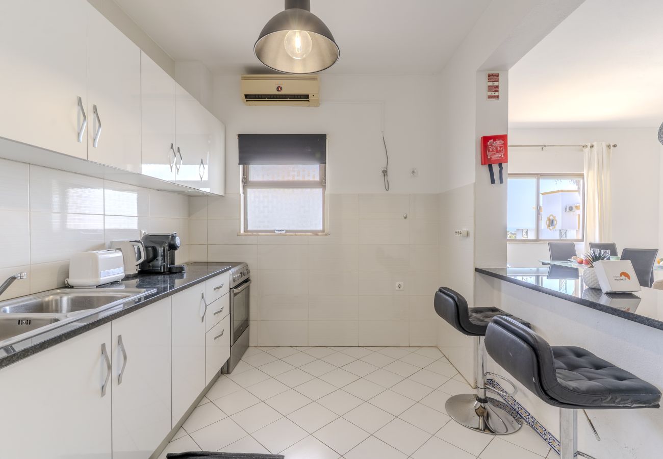 Appartement à Albufeira - #405 Cozy 1BR Retreat | Pool | Close to Oura
