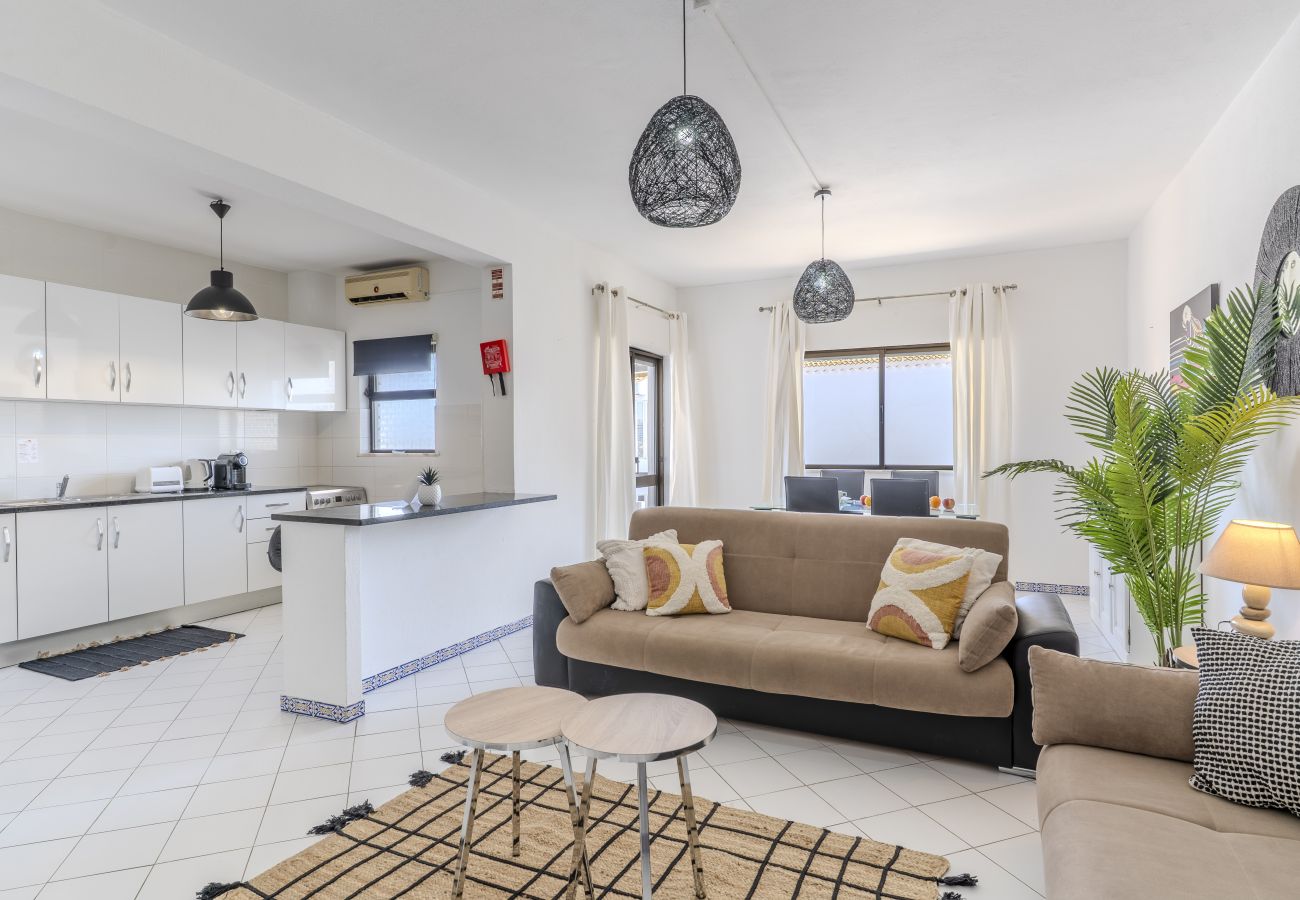 Appartement à Albufeira - #405 Cozy 1BR Retreat | Pool | Close to Oura
