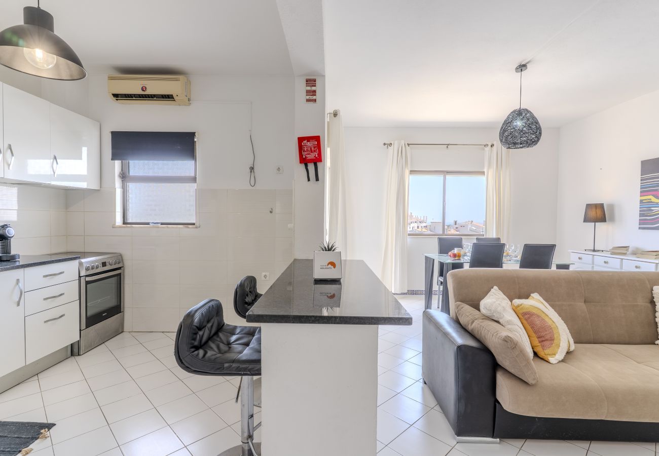 Appartement à Albufeira - #405 Cozy 1BR Retreat | Pool | Close to Oura