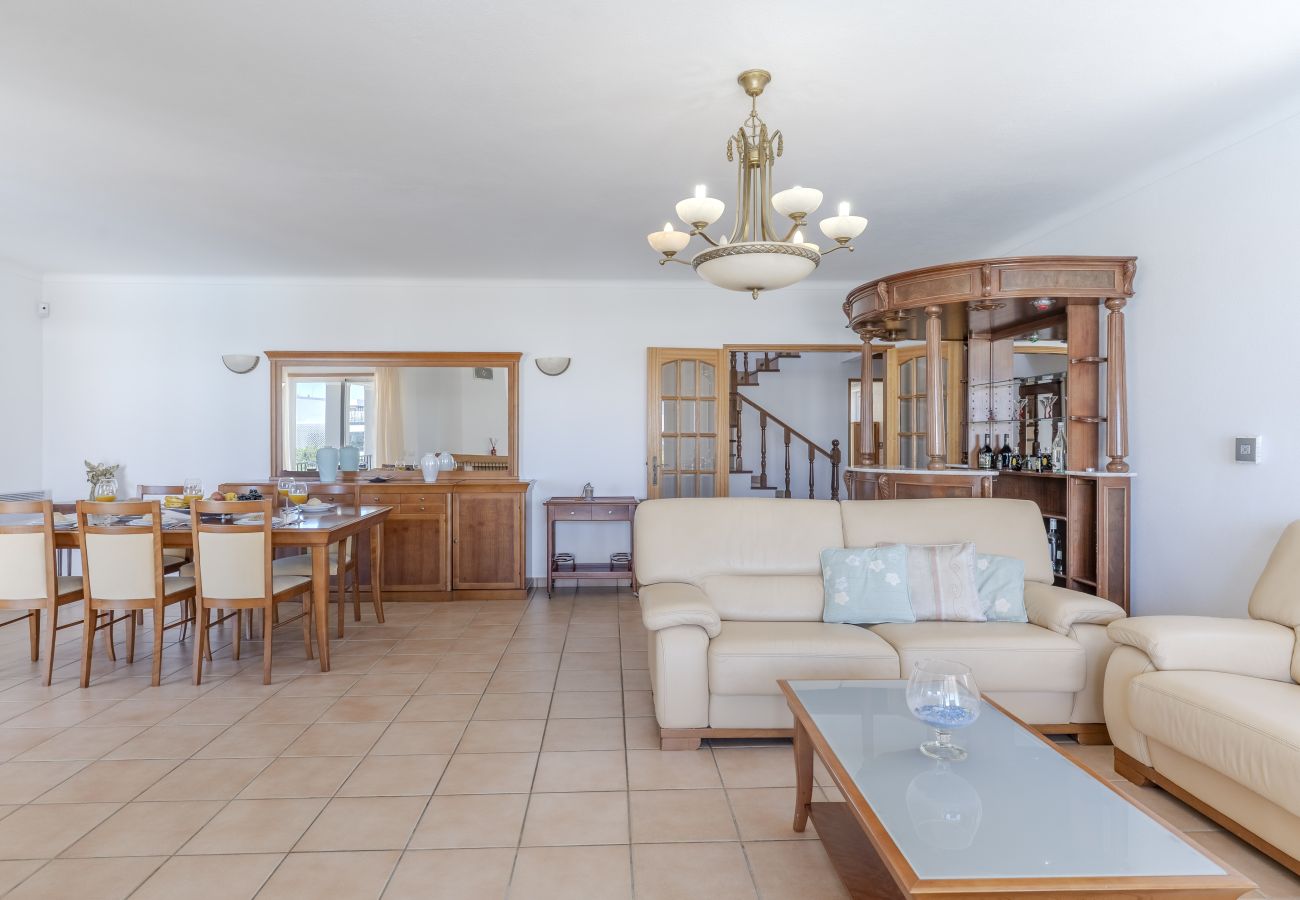 Villa à Albufeira - #416 Spacious Villa | Private Pool, BBQ & Parking