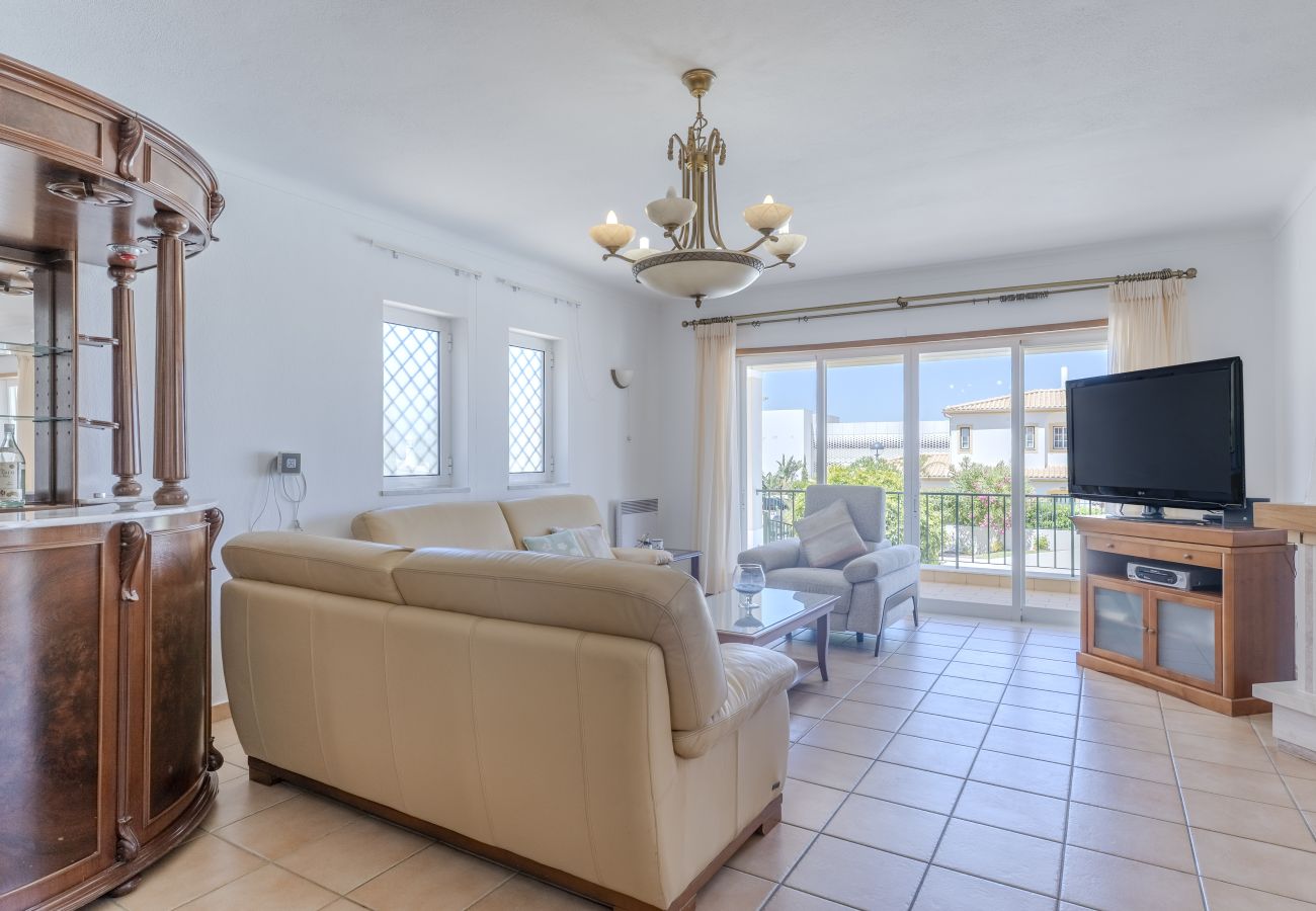 Villa à Albufeira - #416 Spacious Villa | Private Pool, BBQ & Parking