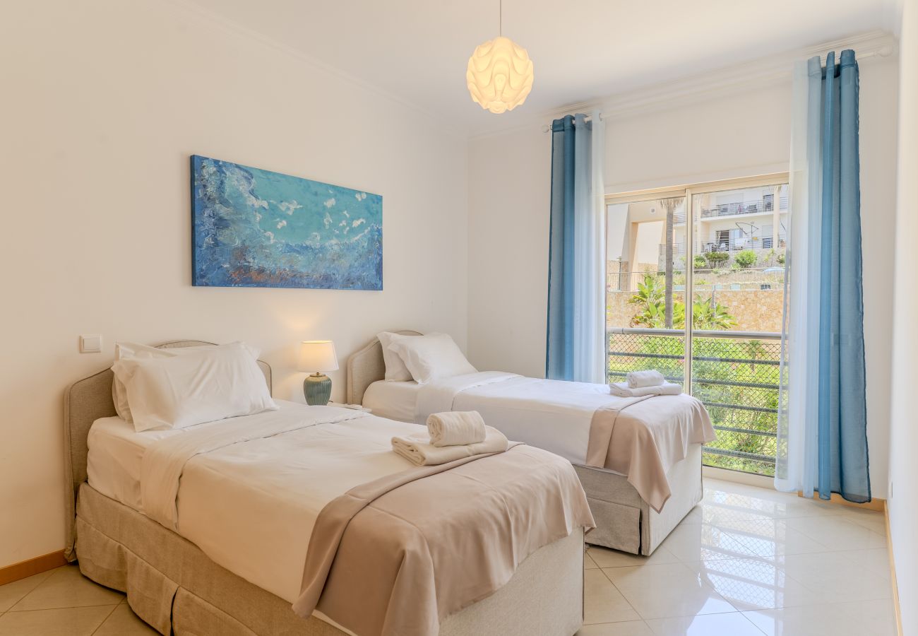 Apartamento em Albufeira - #004 Encosta Apartment | Pool & Relax Area