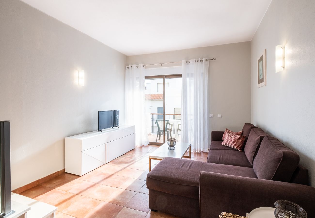 Apartamento em Albufeira - #099 1BR Caliços | Calm & Local Living