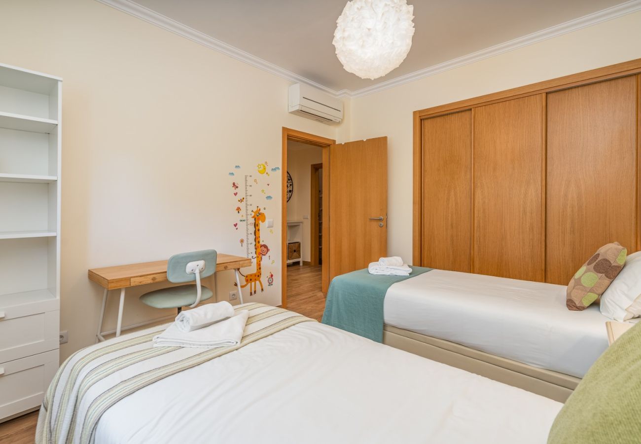 Apartamento em Albufeira - #010 Marina View Apartment | Pool & Balcony