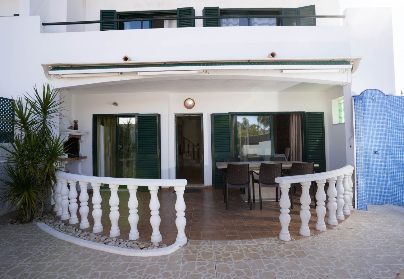 Casa geminada em Albufeira - #039 Family Home w/ Private Pool & AC