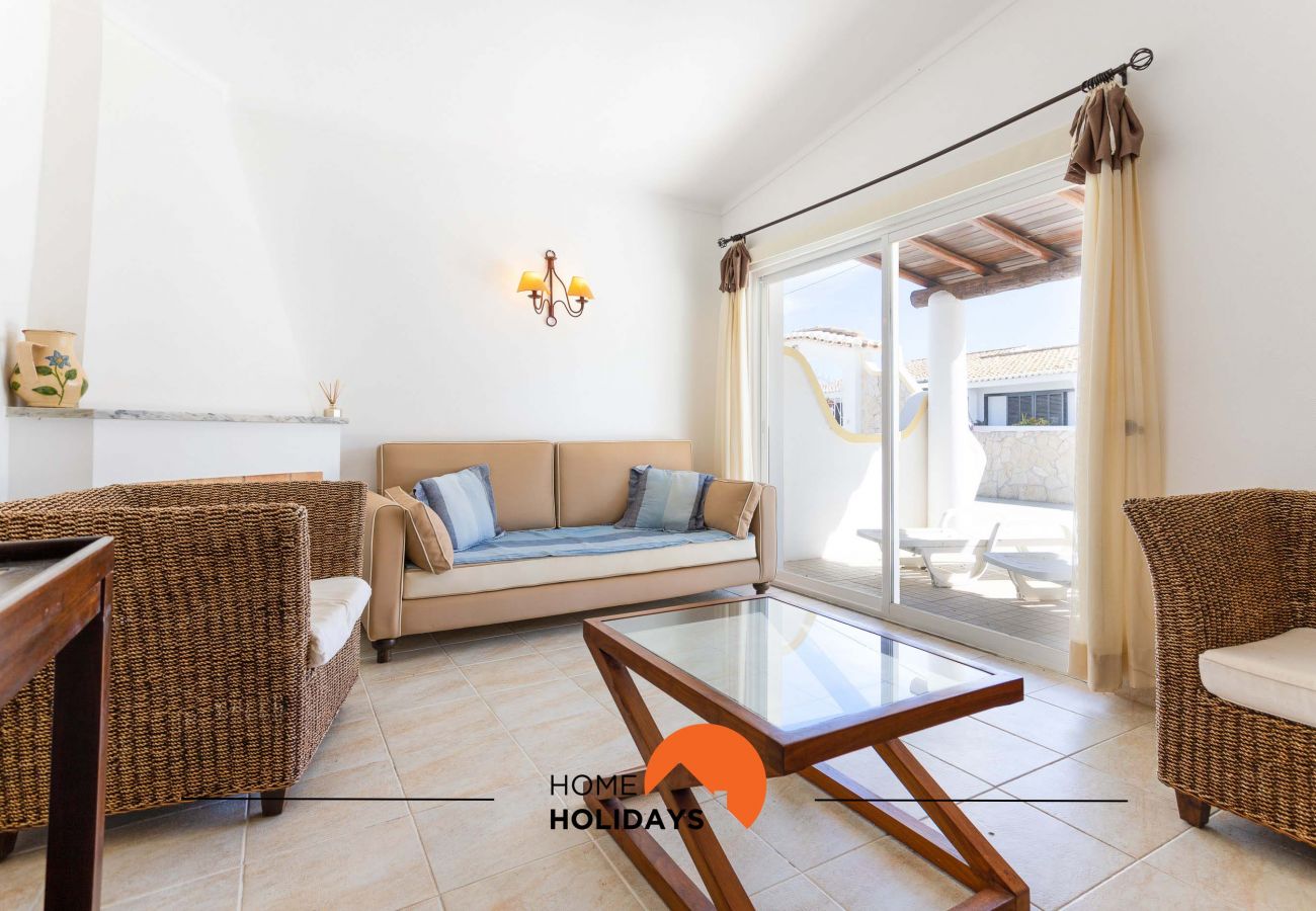 Sala de estar com acesso ao terraço