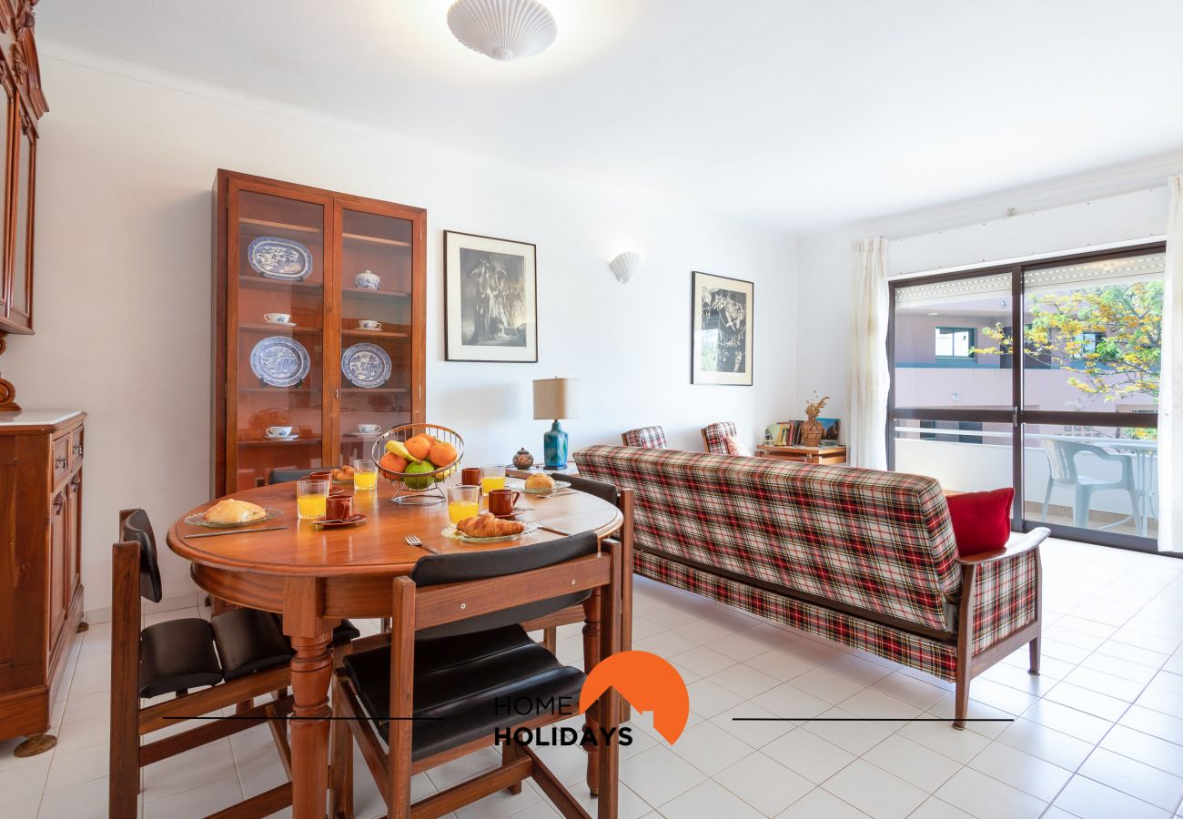 Sala de jantar e estar, acesso varanda