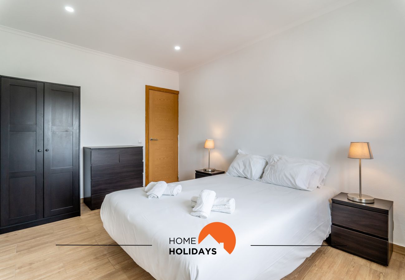 Quarto com cama de casal