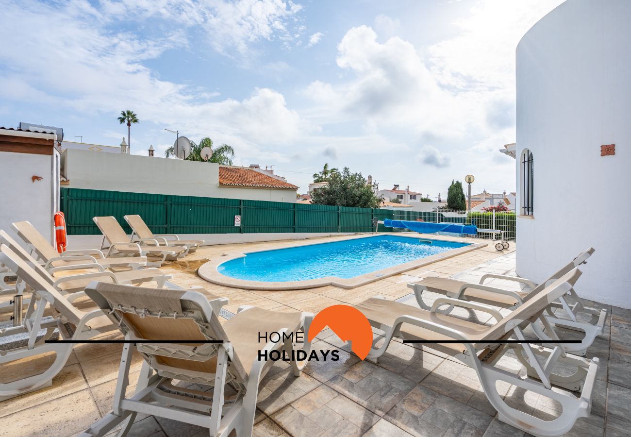 Villa em Albufeira - #245 Family Villa w/ Pool • 5 Min to Zoomarine