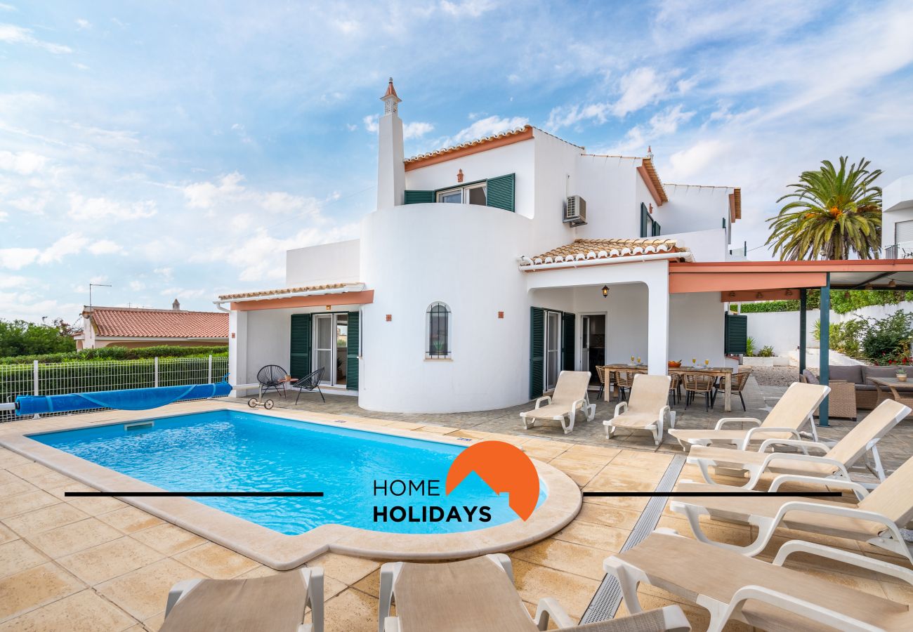 Villa em Albufeira - #245 Family Villa w/ Pool • 5 Min to Zoomarine
