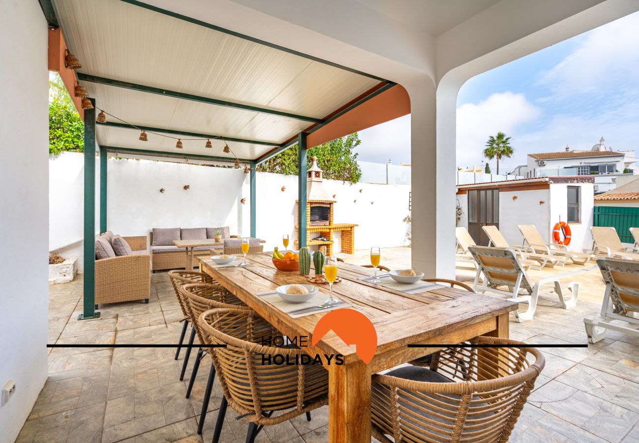 Villa em Albufeira - #245 Family Villa w/ Pool • 5 Min to Zoomarine