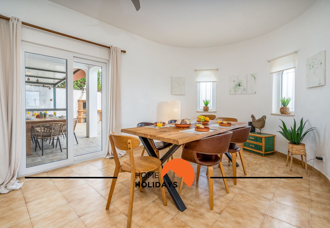 Villa em Albufeira - #245 Family Villa w/ Pool • 5 Min to Zoomarine