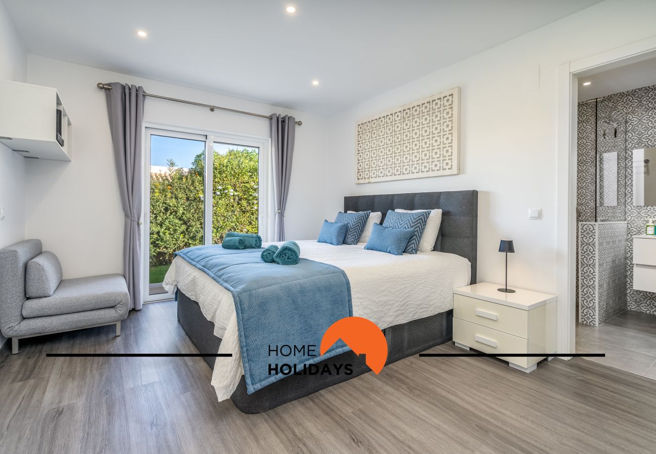 Villa em Albufeira - #239 3BR Villa w/ Pool | Family Stay