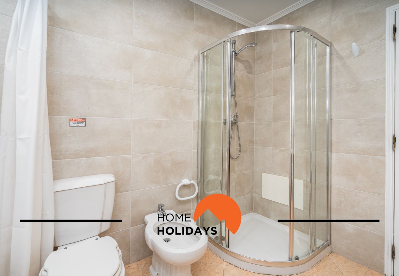 Villa em Albufeira - #278 Central 5-Bedroom Villa | Local Experience