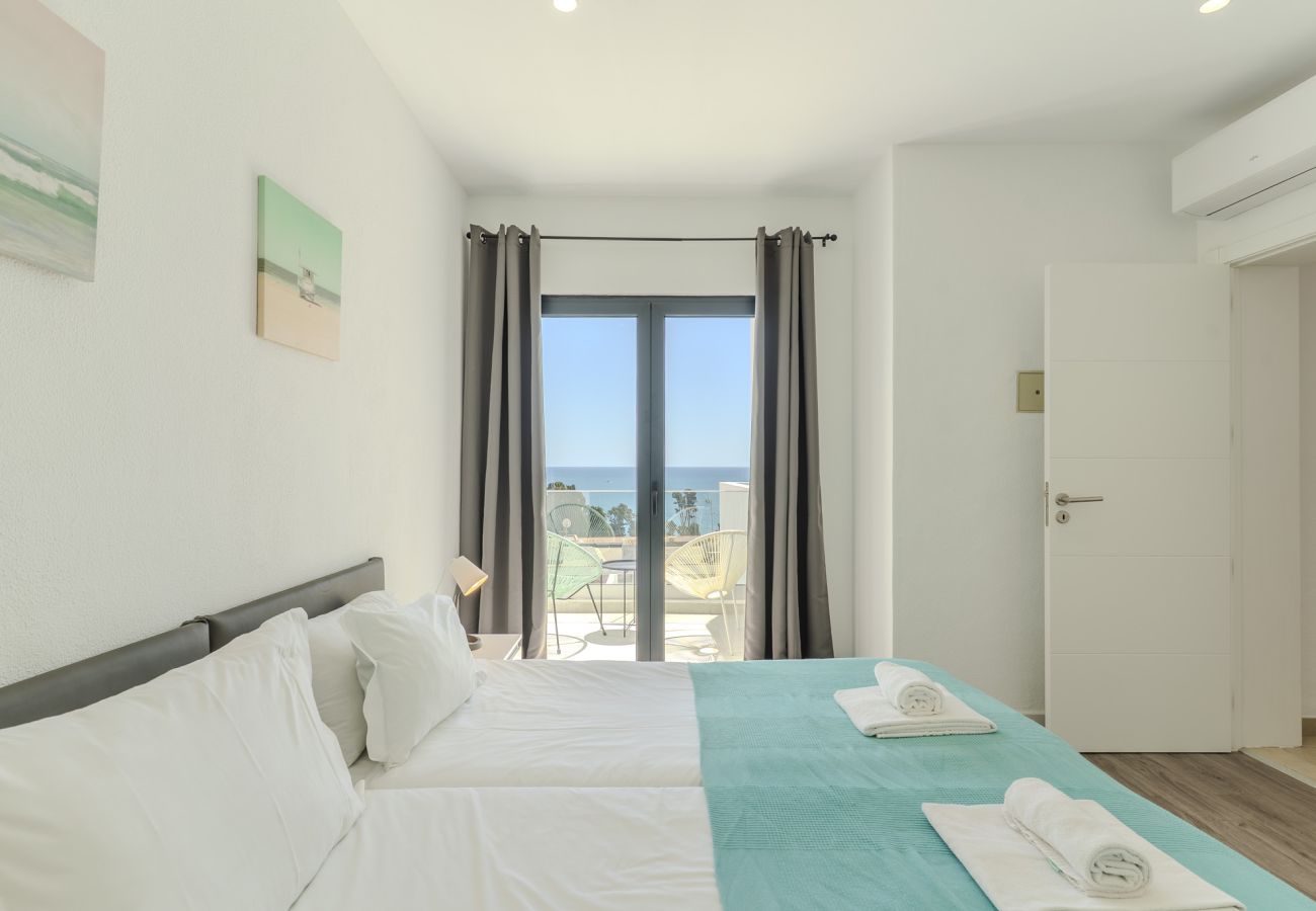 Casa em Albufeira - #285 Sea View Villa | Jacuzzi & Large Pool 