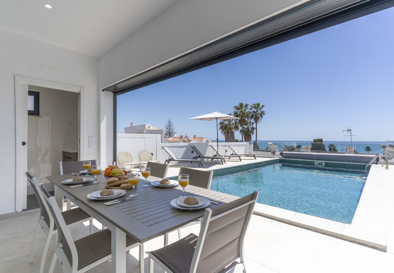 Casa em Albufeira - #285 Sea View Villa | Jacuzzi & Large Pool 