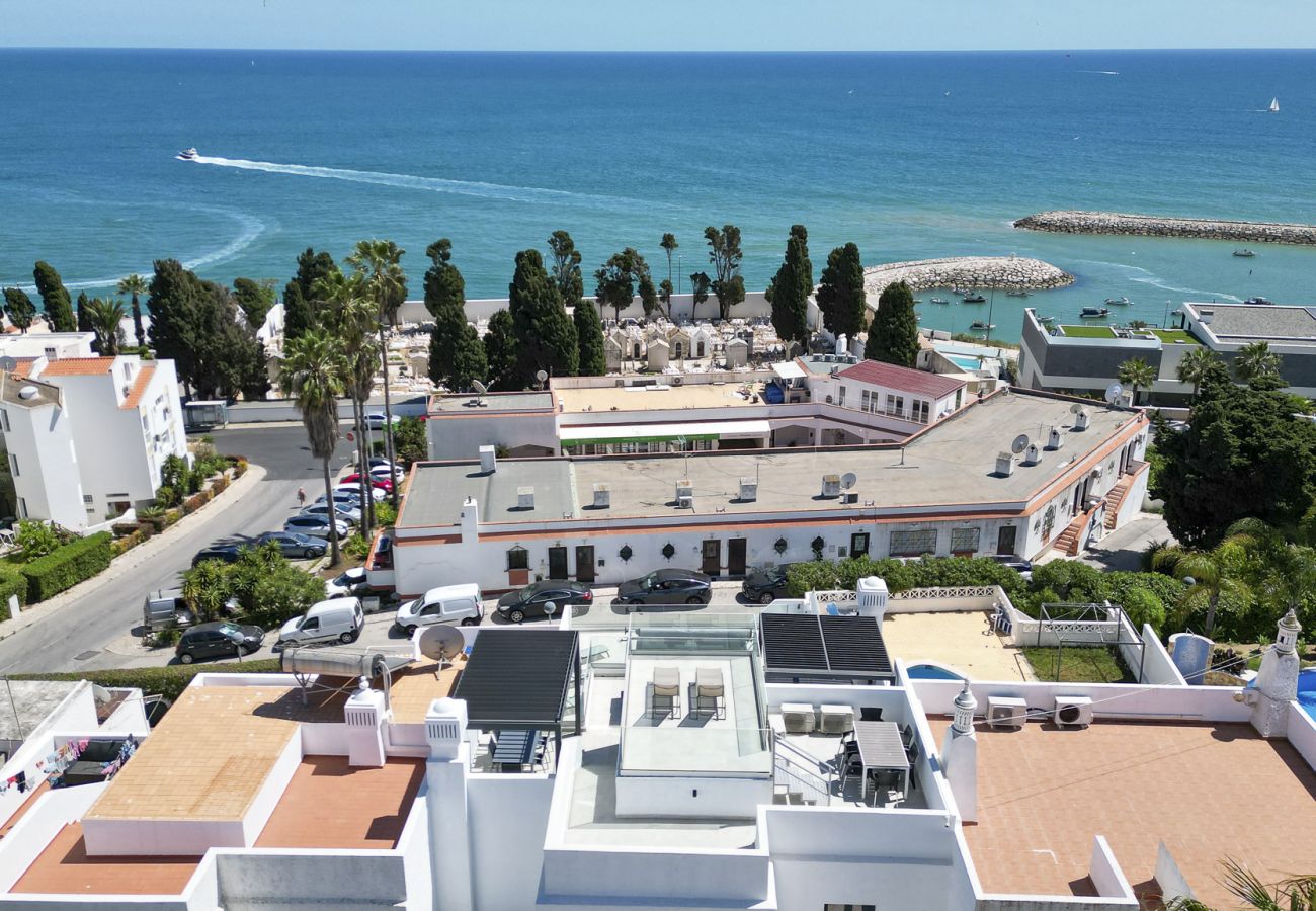 Casa em Albufeira - #285 Sea View Villa | Jacuzzi & Large Pool 