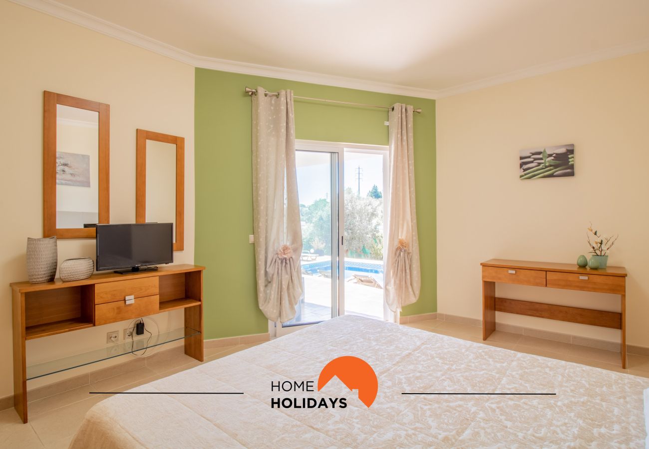 Casa em Albufeira - #297 5BR Villa | Large Groups & Pool