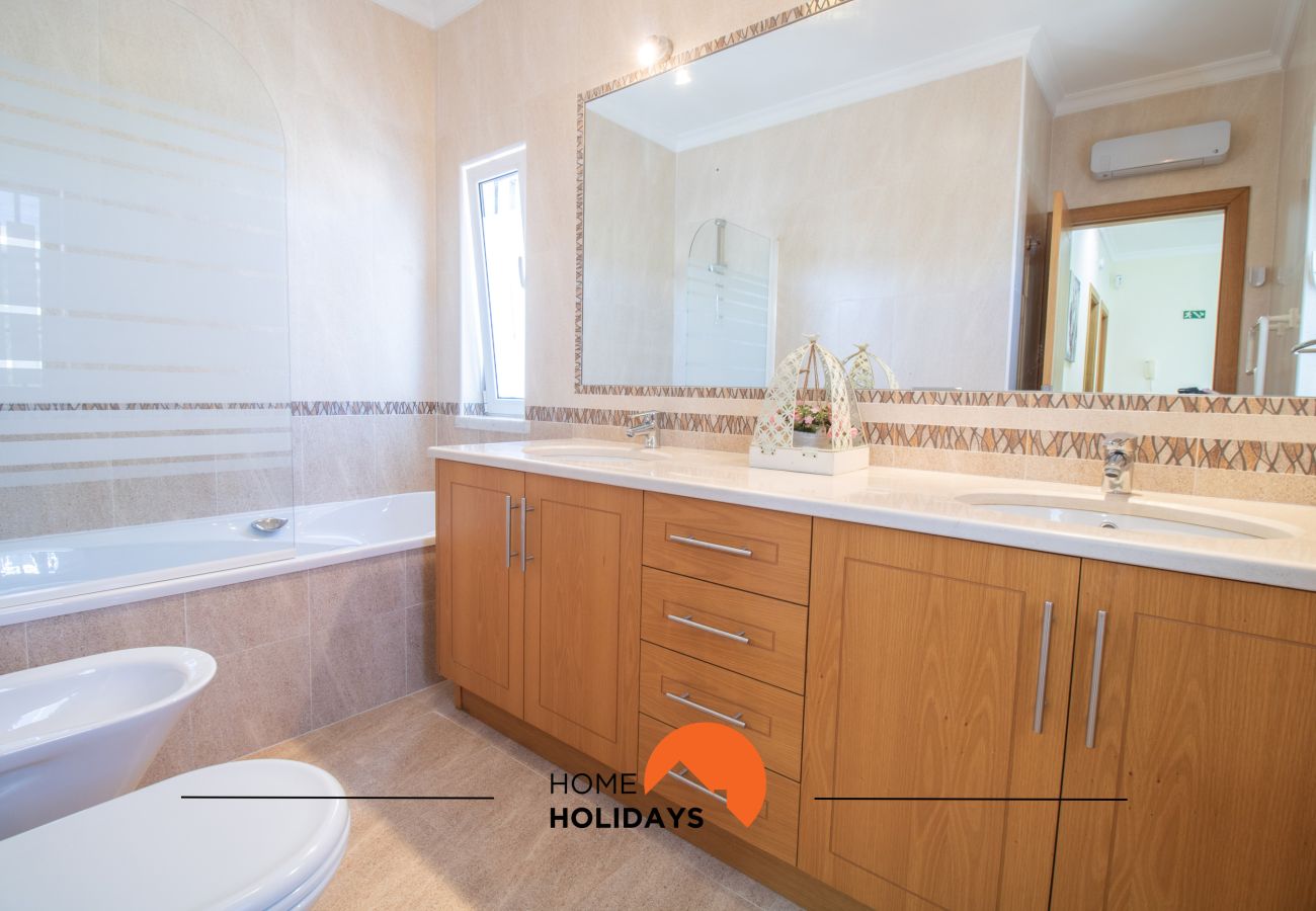 Casa em Albufeira - #297 5BR Villa | Large Groups & Pool