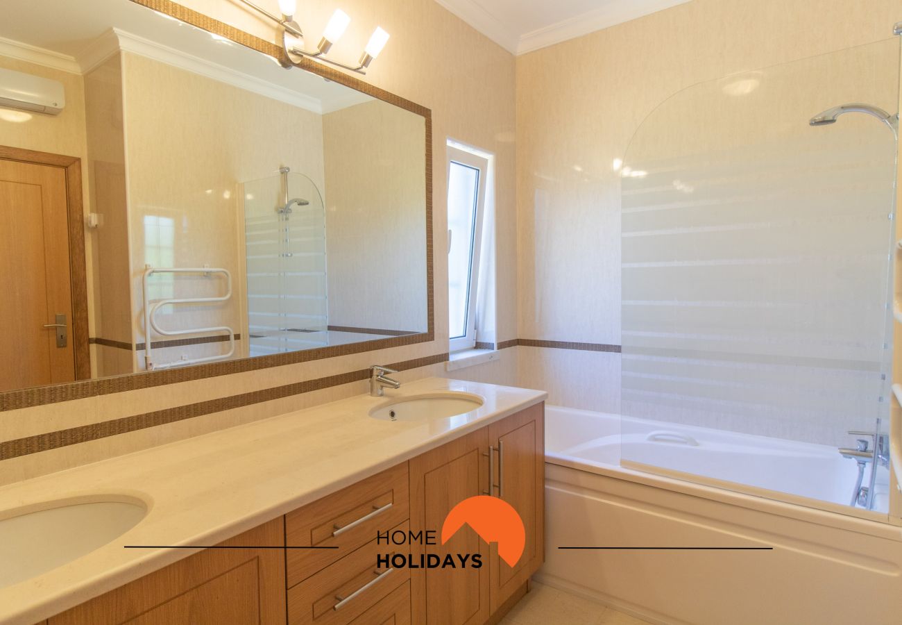 Casa em Albufeira - #297 5BR Villa | Large Groups & Pool